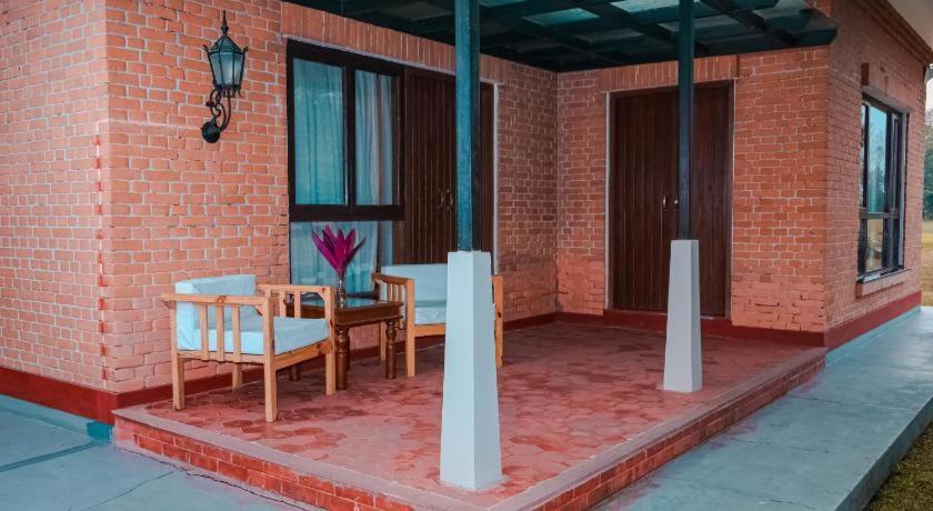 Miraaya Wellness And Golf Resort Chitwan Ngoại thất bức ảnh